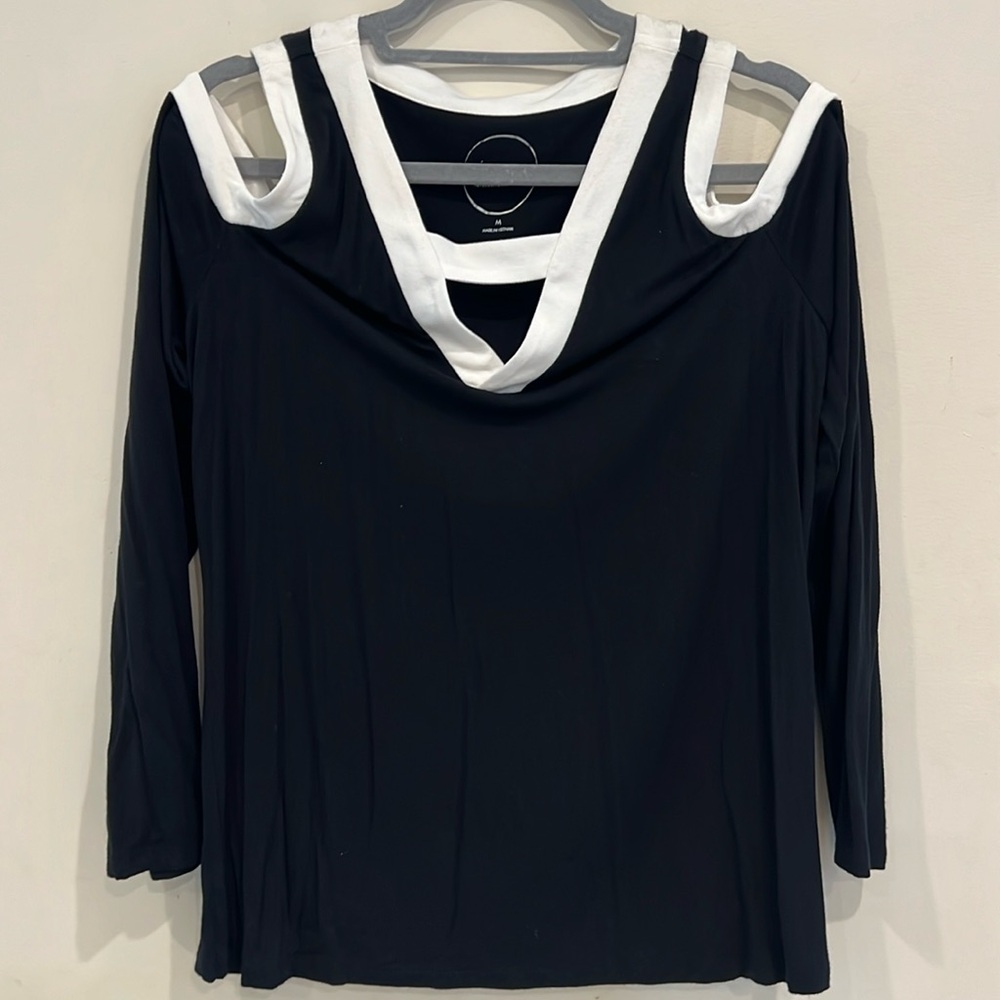INC Long Sleeve Black And White Cold/Peekaboo Shoulder Top Size M